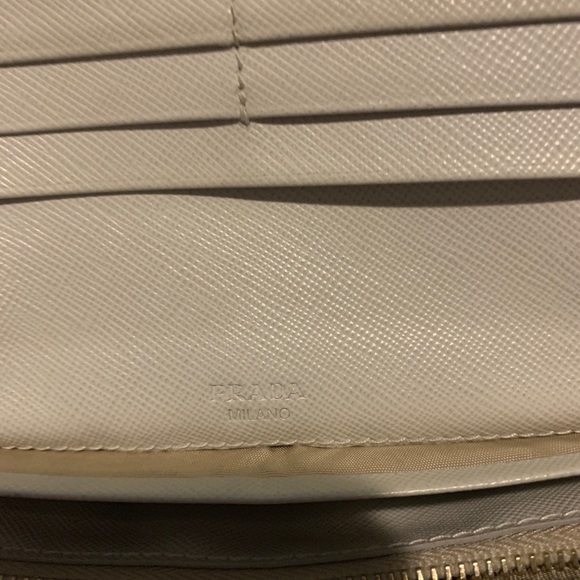 Genuine Prada bow tie wallet with authentication - Picture 10 of 16